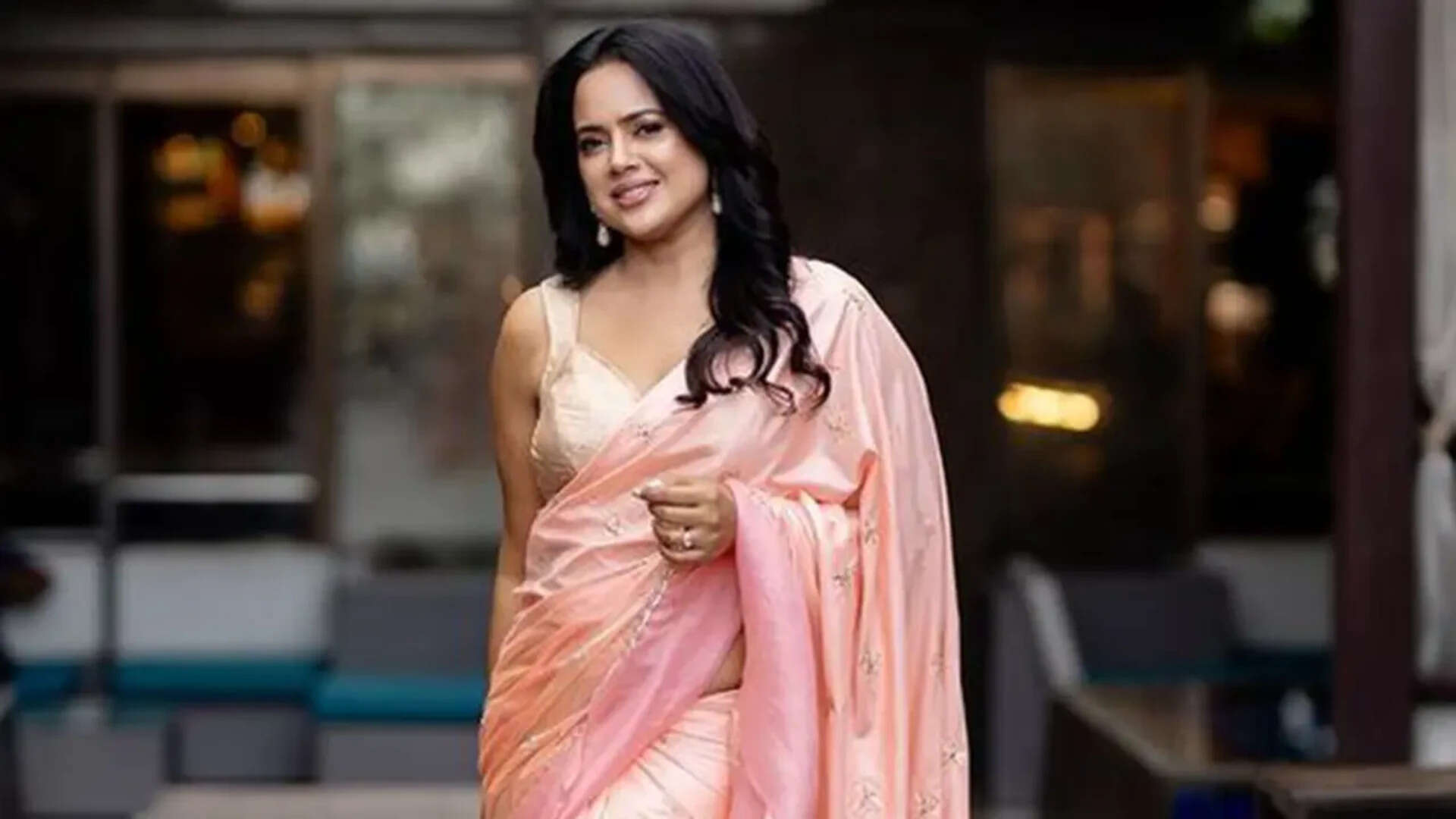 Sameera Reddy applauds Ranveer Singh's ‘Dhurandhar’, says her 'personal ...