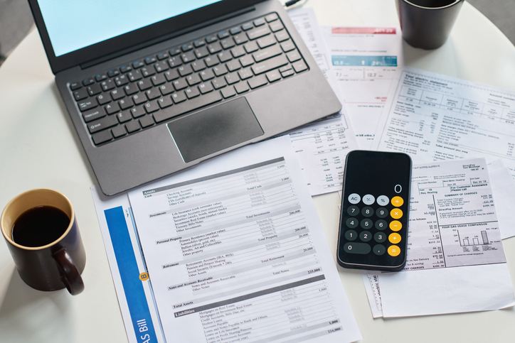 Record number in US say finances are getting worse