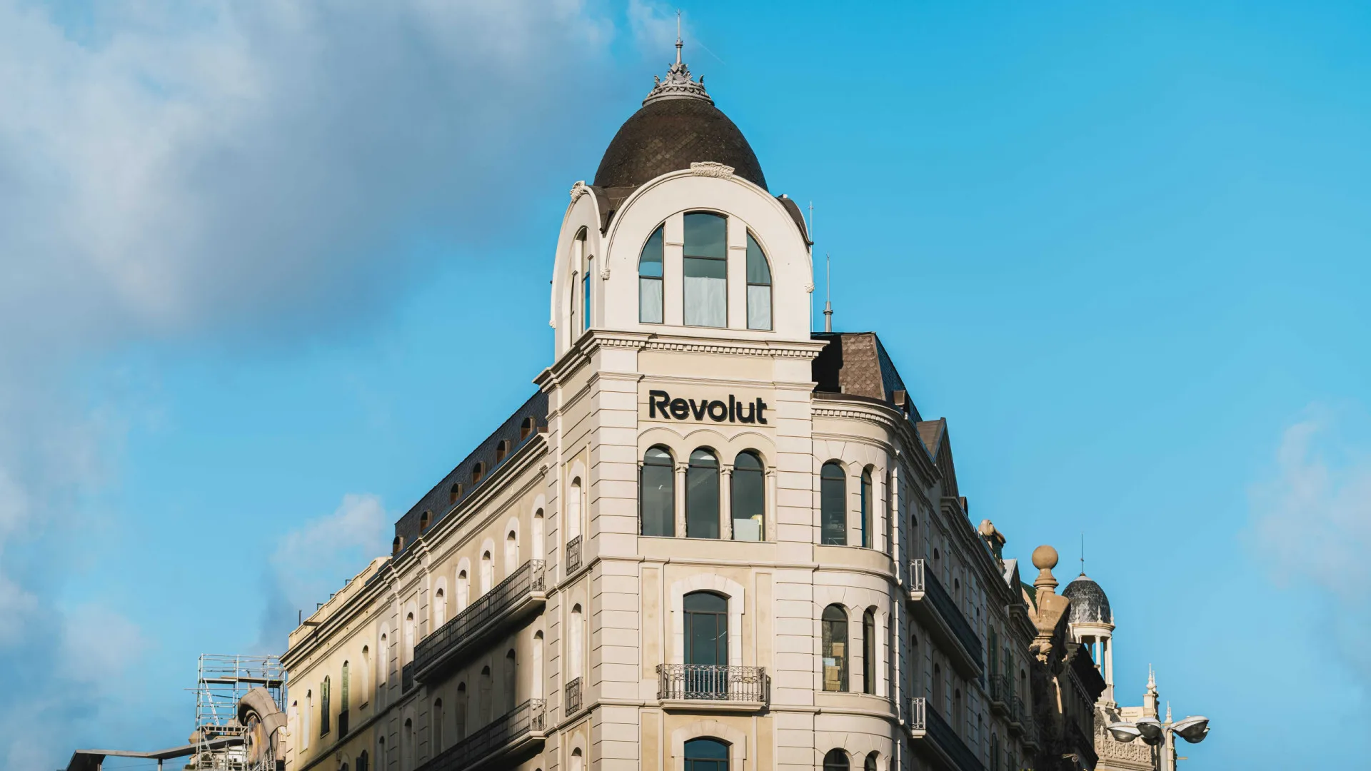 Revolut vai abrir a primeira loja física em Barcelona