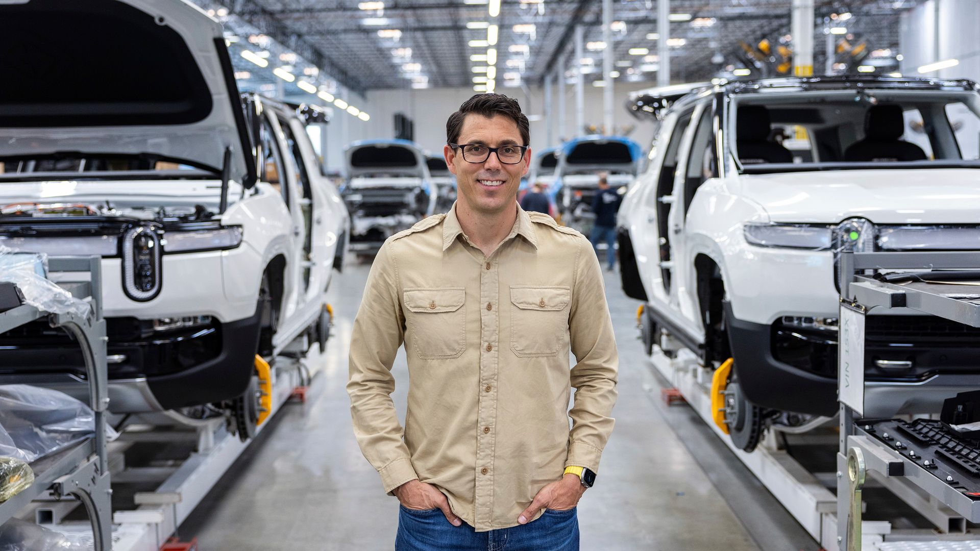 RJ Scaringe: Chef des E-Auto-Pioniers Rivian lässt VW-Chef Blume beim ...