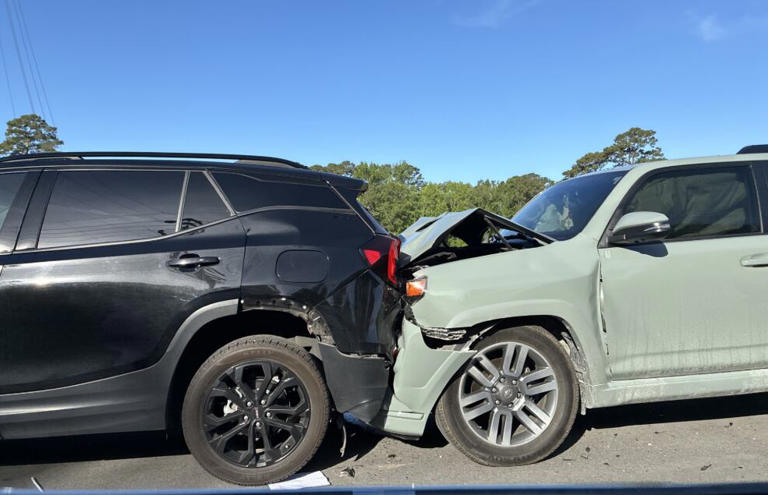 Four injured in three vehicle crash that blocked traffic on Onslow ...