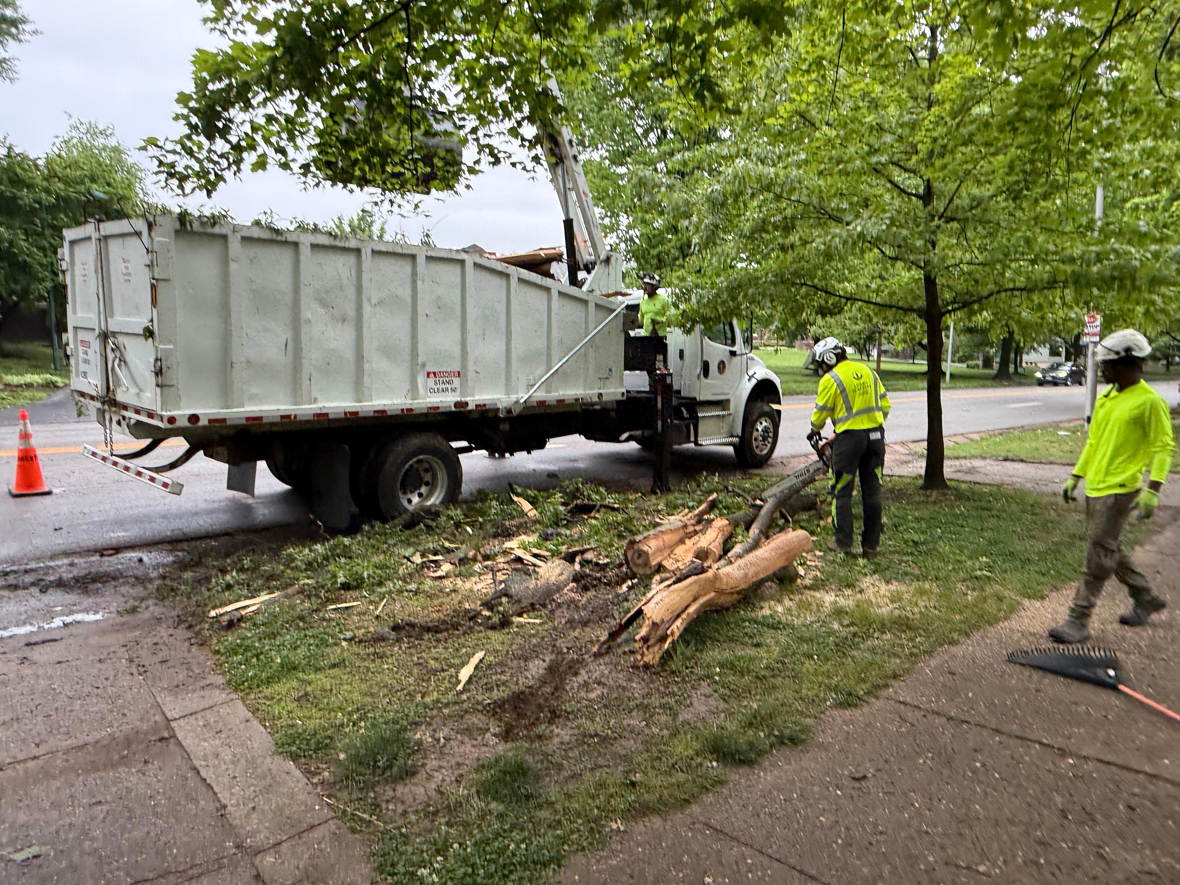 Thousands in Kentucky without power after overnight severe weather