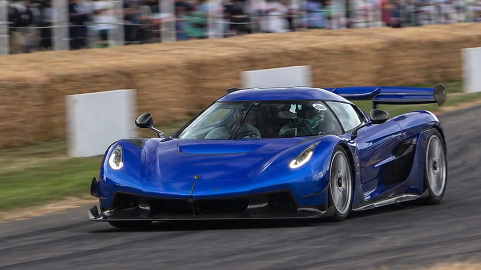 Koenigsegg Jesko Attack V8 engine note 8,500 RPM full boost