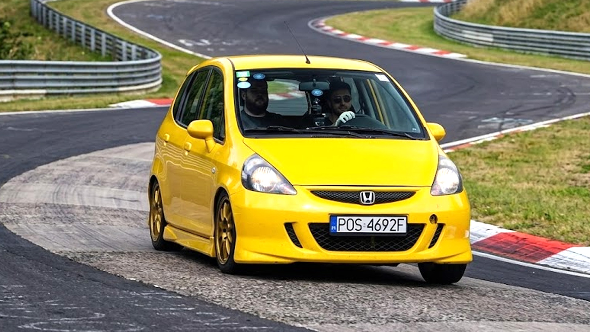 How fast is this small Honda Jazz on the Nürburgring track?