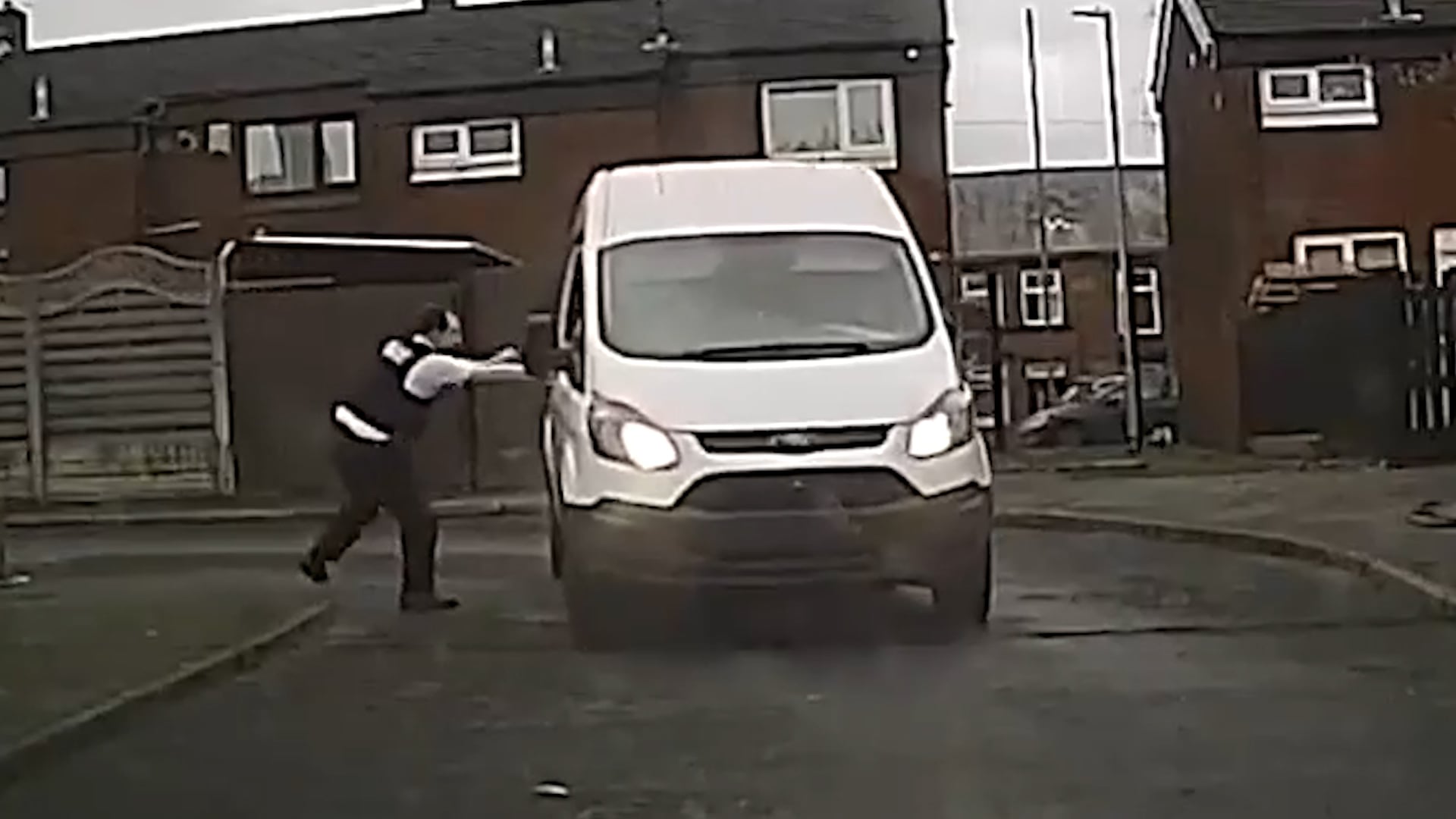 UK police officer dragged by stolen Amazon van in getaway