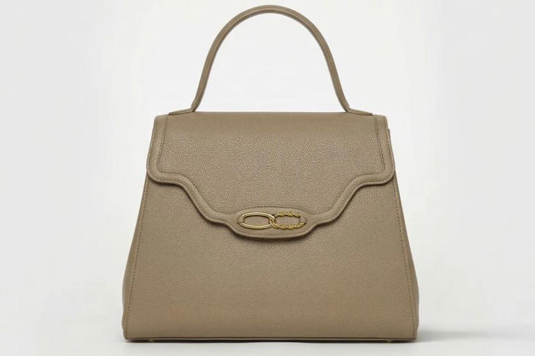 Melania Trump project to get proceeds from $2,800 handbag sales for ...