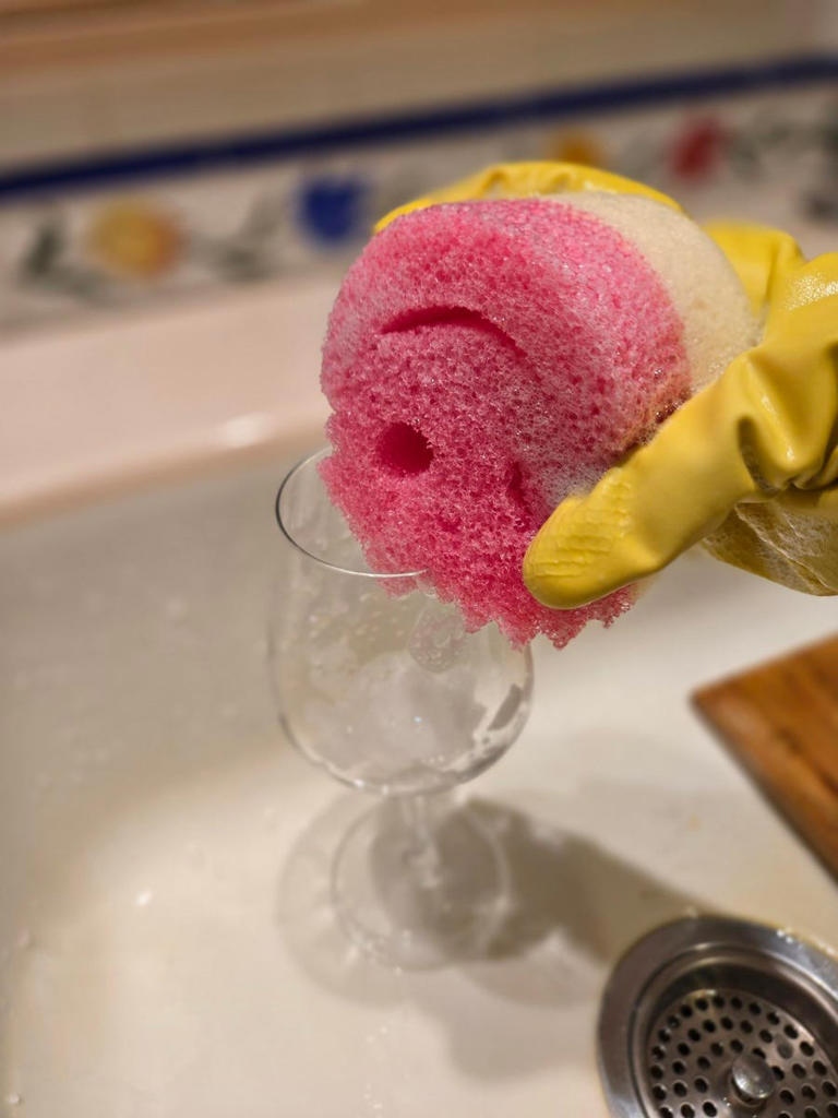 Experts reveal how to make any room smell fresh fast
