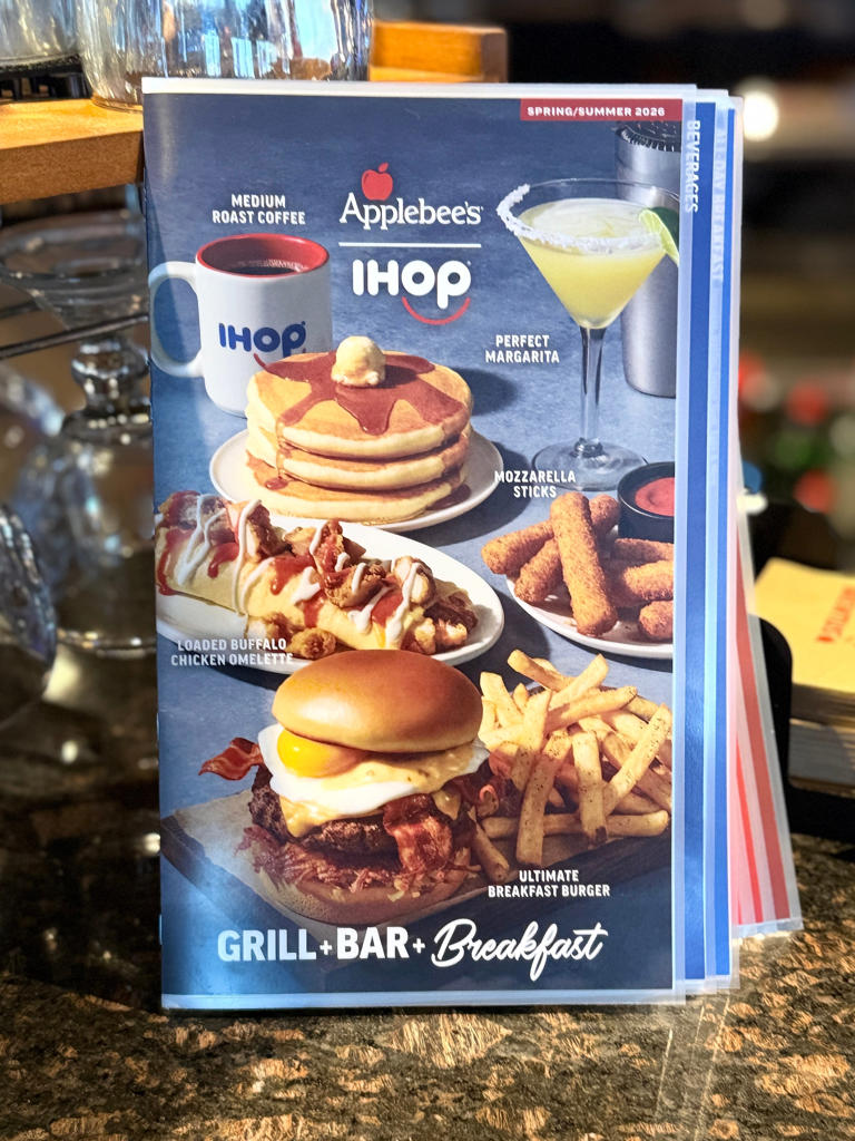 New Applebee’s | IHOP draws crowd, long lines in Fort Gratiot