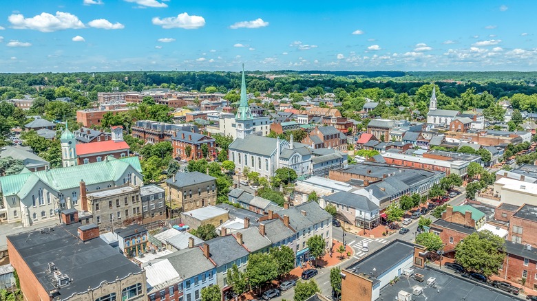 Situated between Washington, DC and Richmond is a historically rich ...