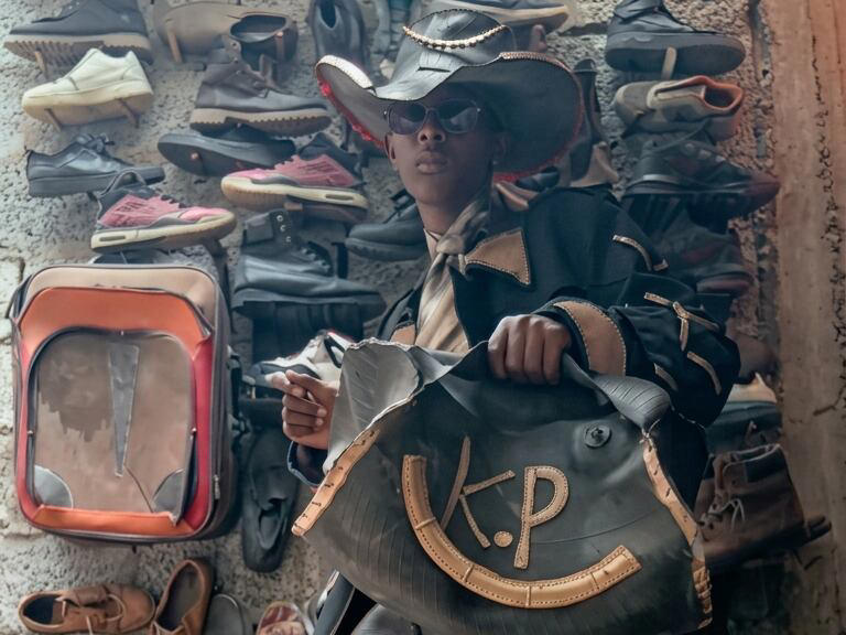 De los desechos al arte: Kalu Putik, el joven que se vuelve viral por ...