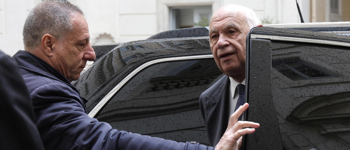 Nell'iter per la grazia a Minetti niente di errato. Ora emersi altri ...