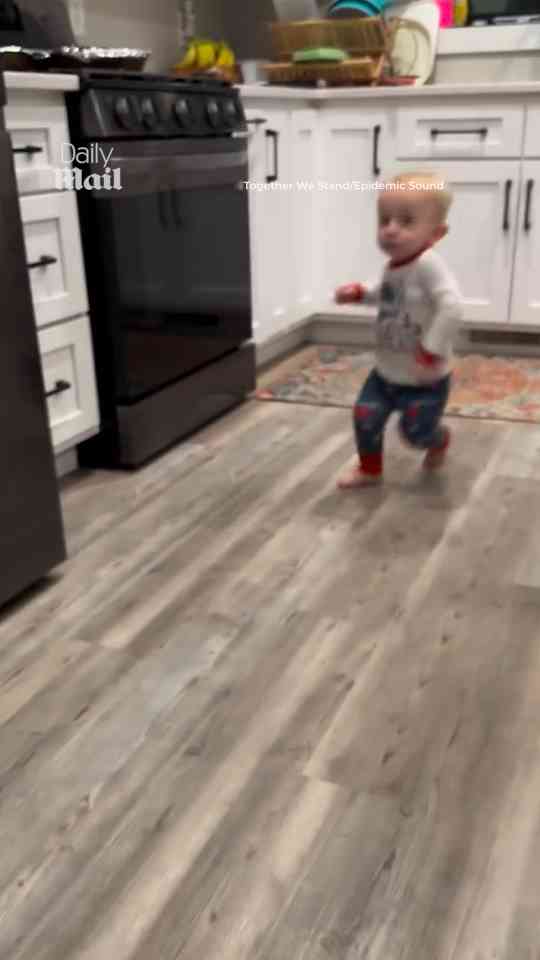 Toddler sprints with surprising speed in playful moment
