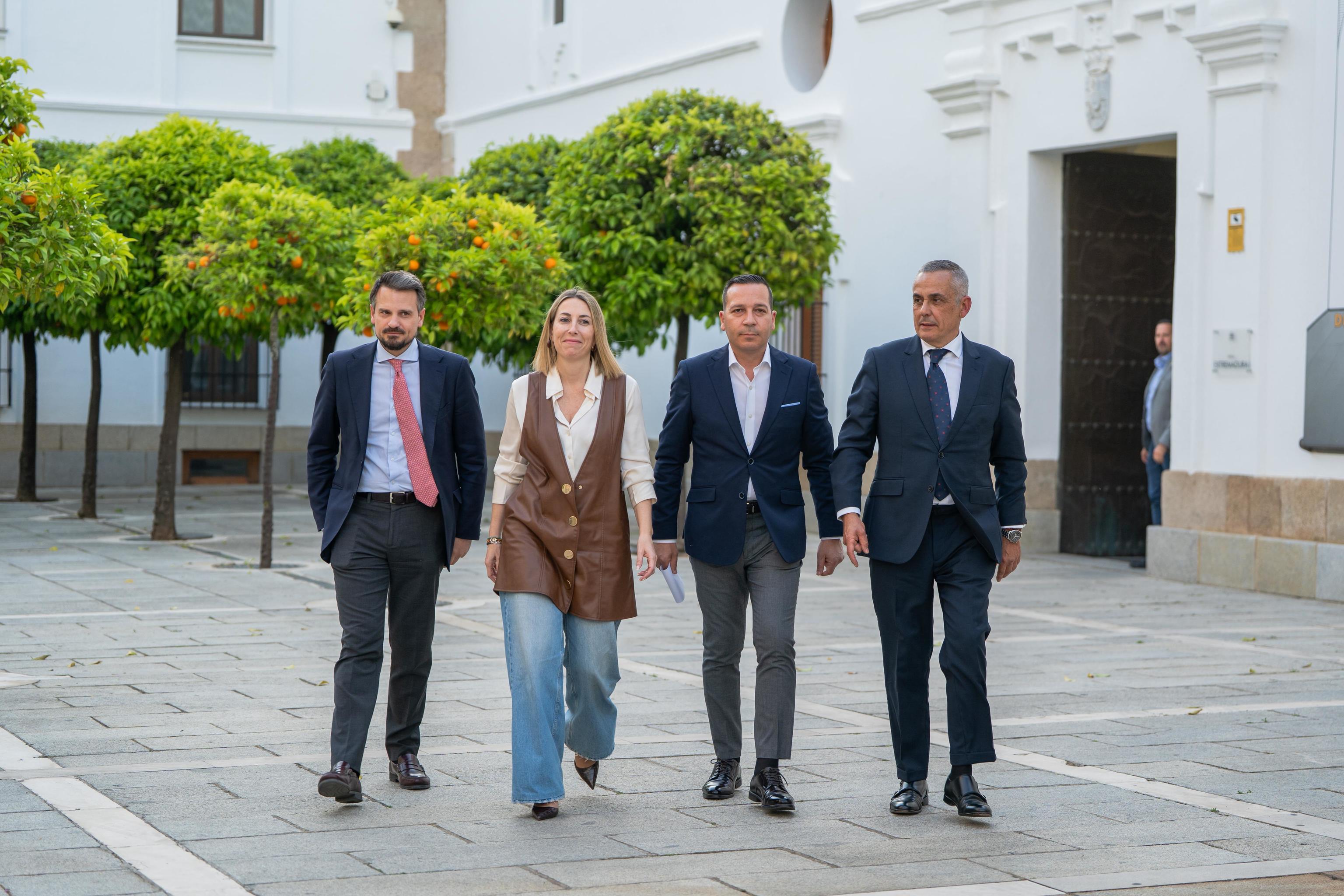 PP y Vox pactan reducir el número de preguntas de la oposición en la ...