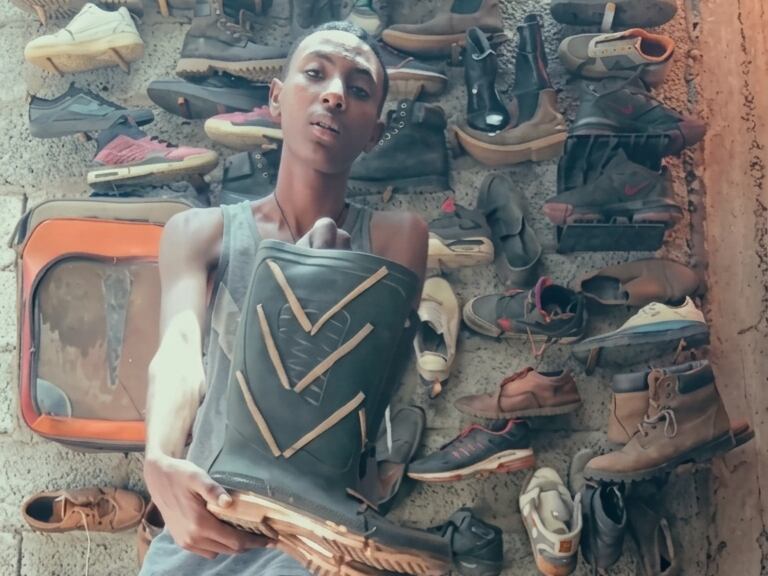 De los desechos al arte: Kalu Putik, el joven que se vuelve viral por ...