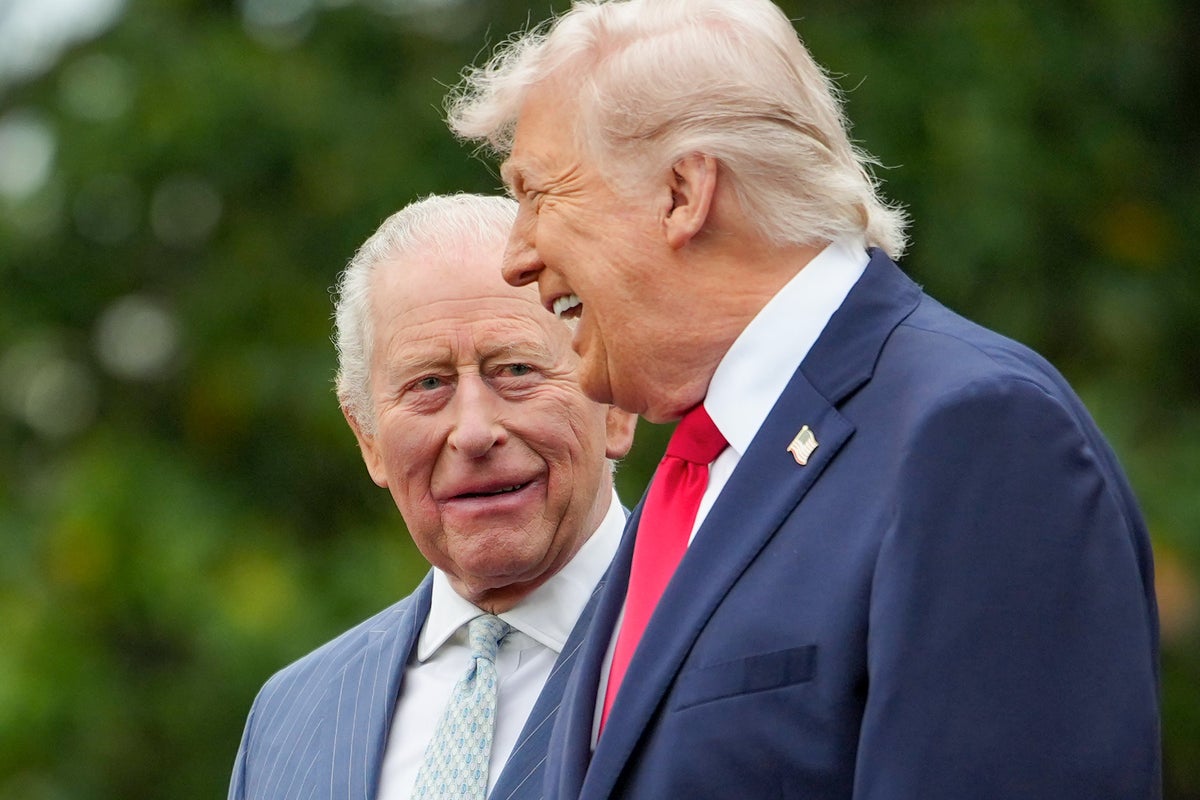 Trump pokes fun at his marriage to Melania in King welcome speech
