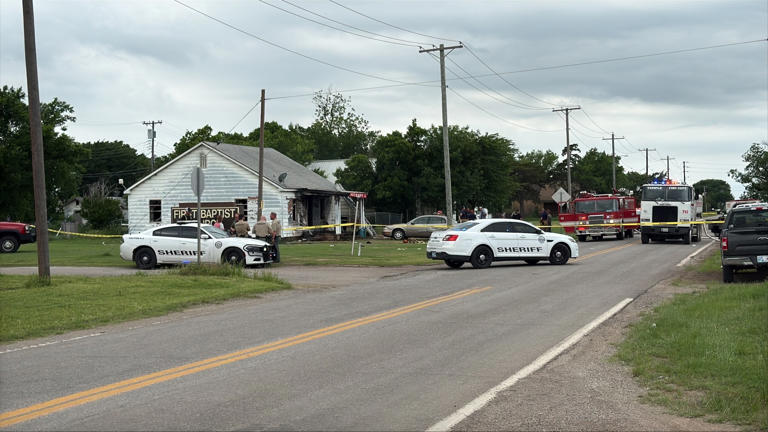 Crews respond to structure fire with injury in Temple