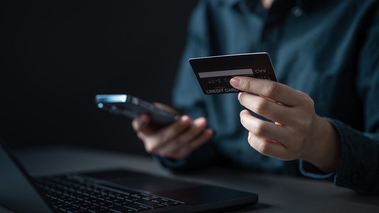 ACH vs. credit card vs. cash: Which rent payment methods should ...