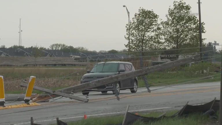 Thousands without power after strong winds sweep through Chicago, NW ...