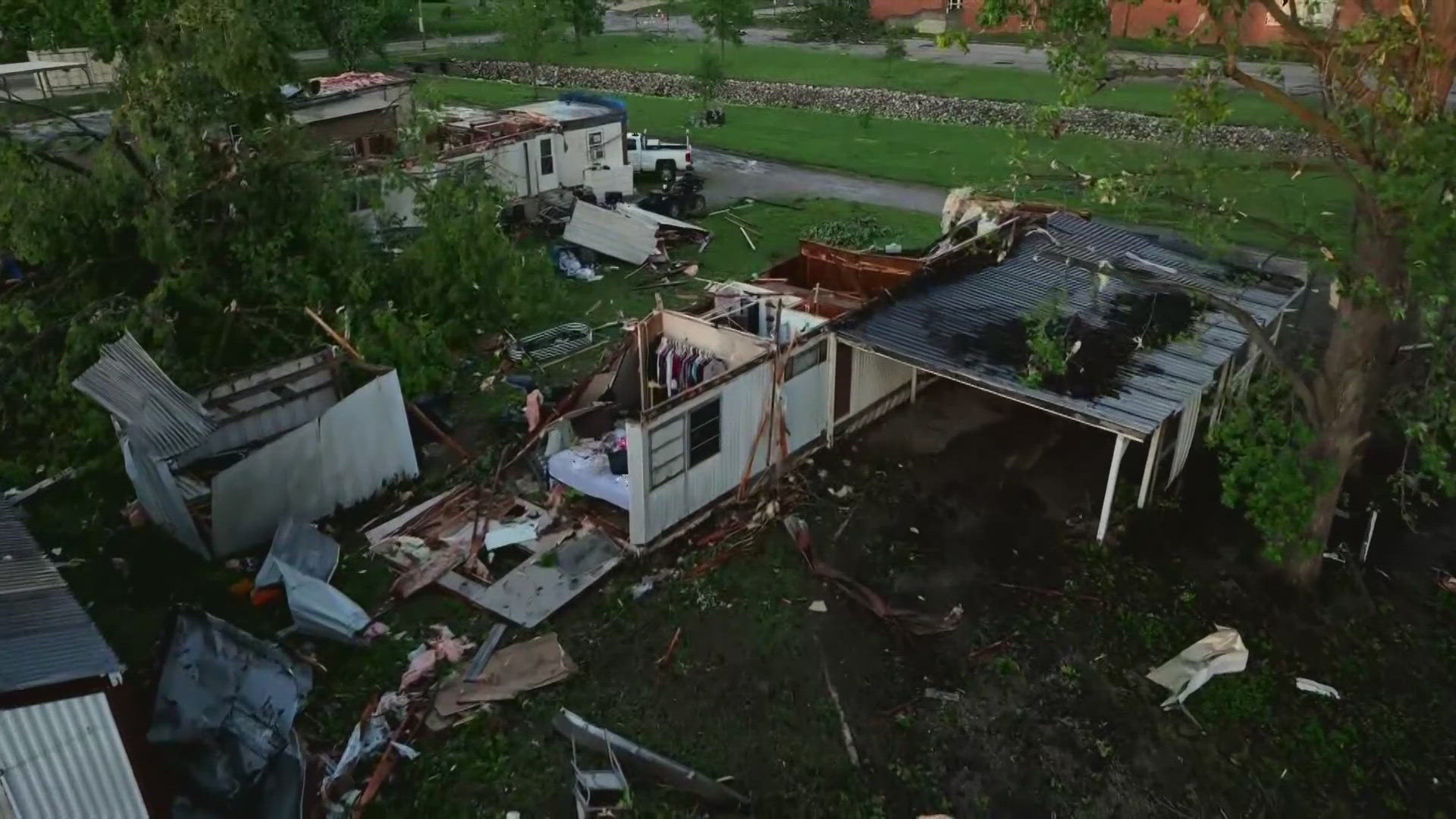 Severe storms leave behind damage in St. Louis