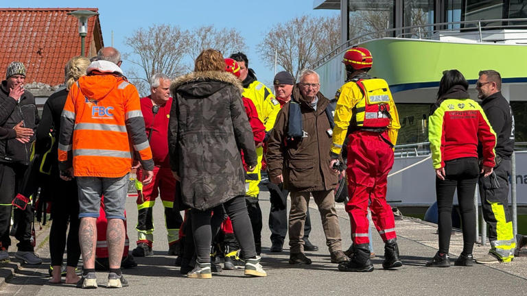 Live-Stream: Fahrt des Wal-Transports des Buckelwals wird vorbereitet ...