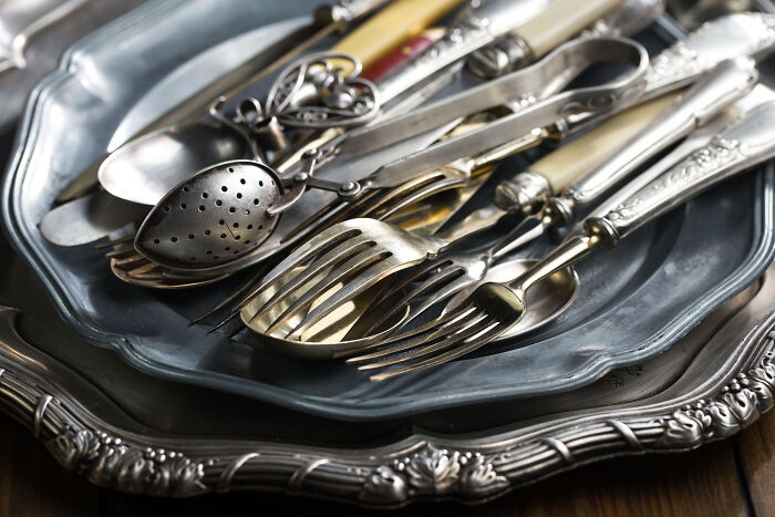 45 Absurd Rules That Schools And Workplaces Tried To Implement