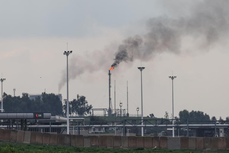 UAE to leave OPEC group of oil producers amid Middle East energy shock