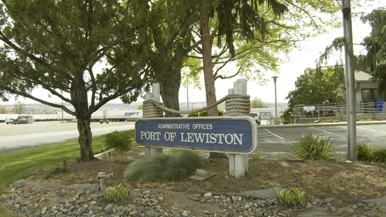 Container shipping services return to Port of Lewiston after 15-year hiatus