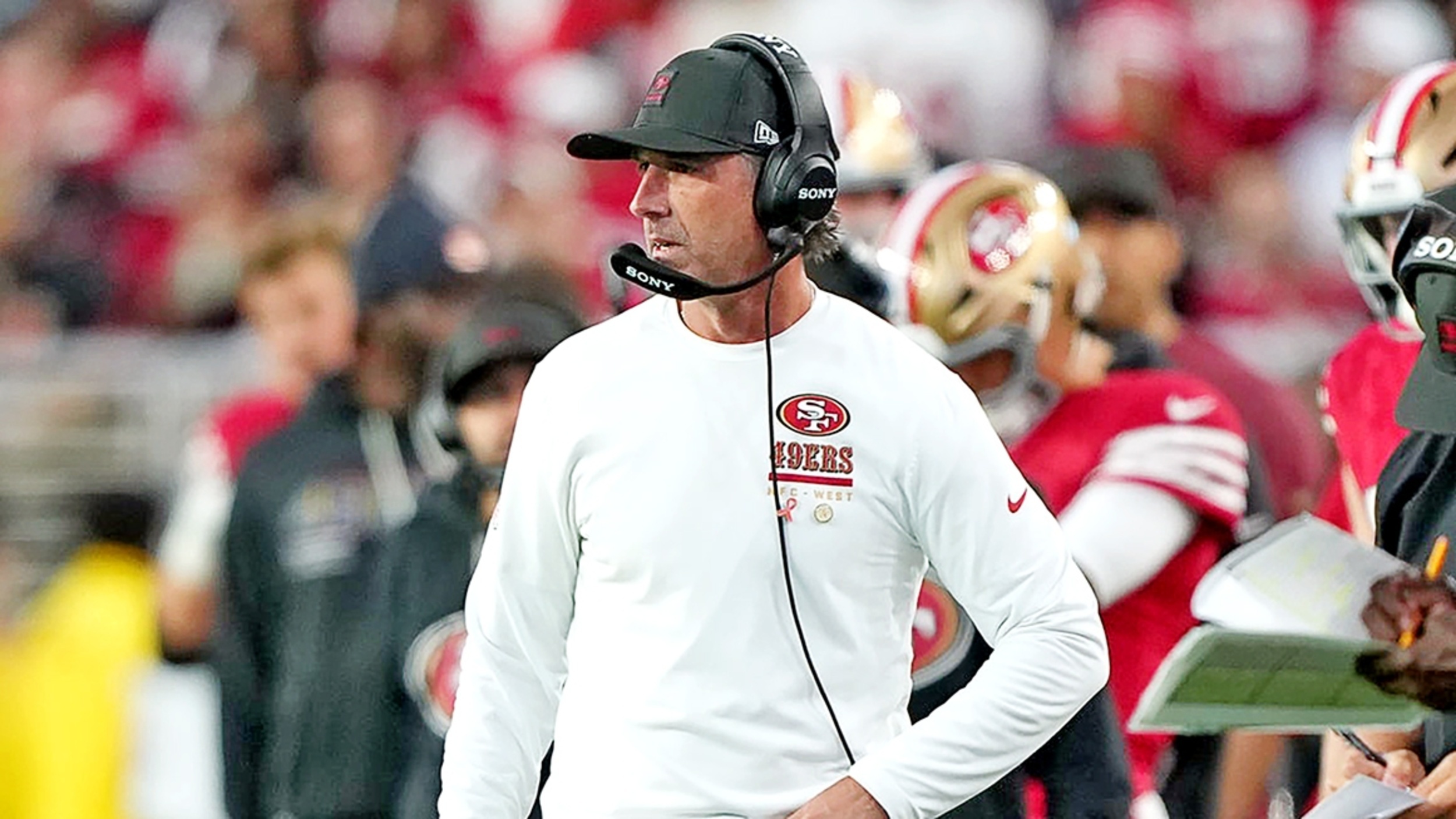 49ers officially announce two roster signings