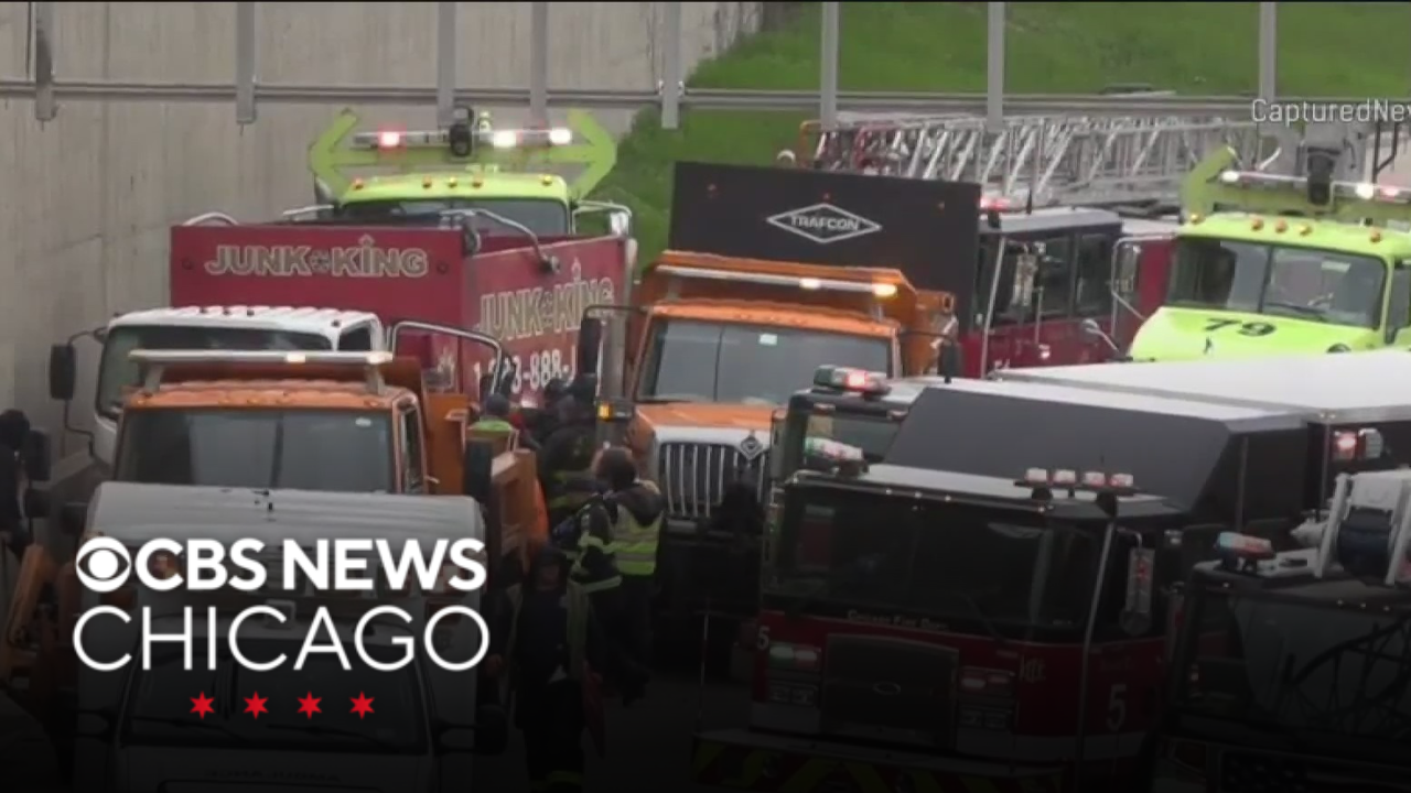 Person injured in crash involving IDOT truck on Dan Ryan Expressway