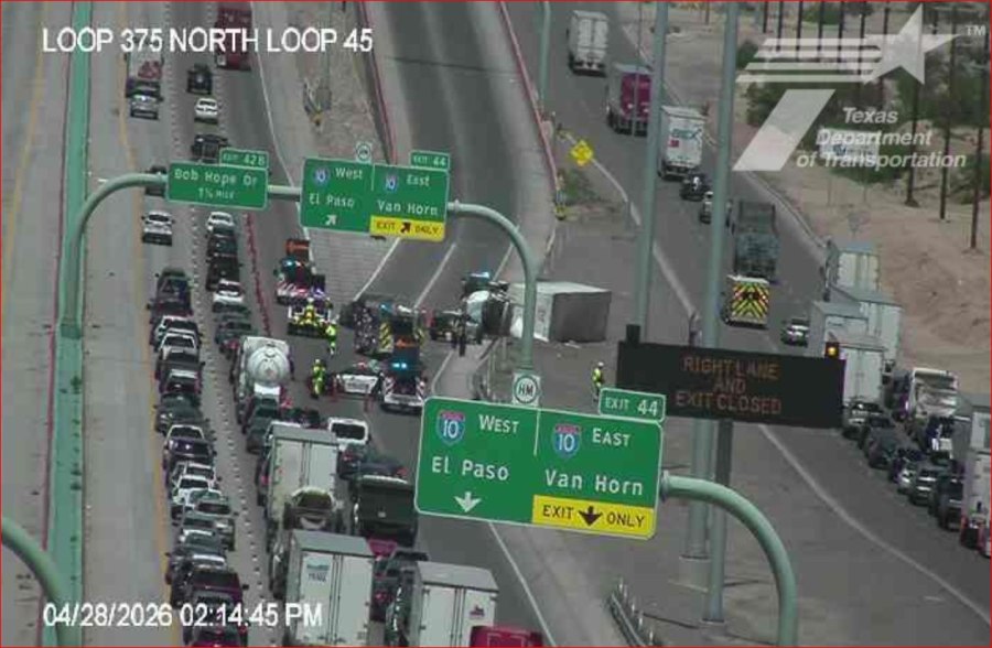 Update: All lanes reopen after semi snarls traffic