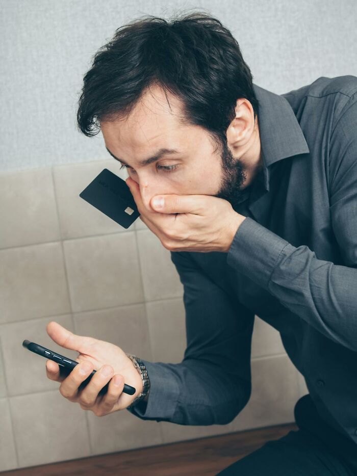I May End Up Homeless: 70 Former Rich People Share How They Ended Up Broke