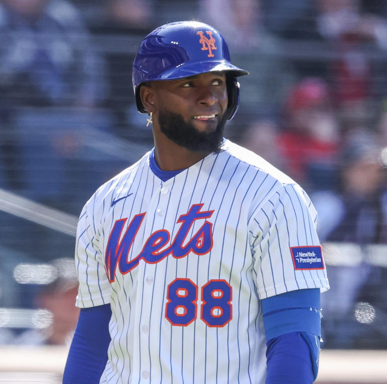 Mets place Robert on IL, DFA Edwards, call up Warren and Wagaman
