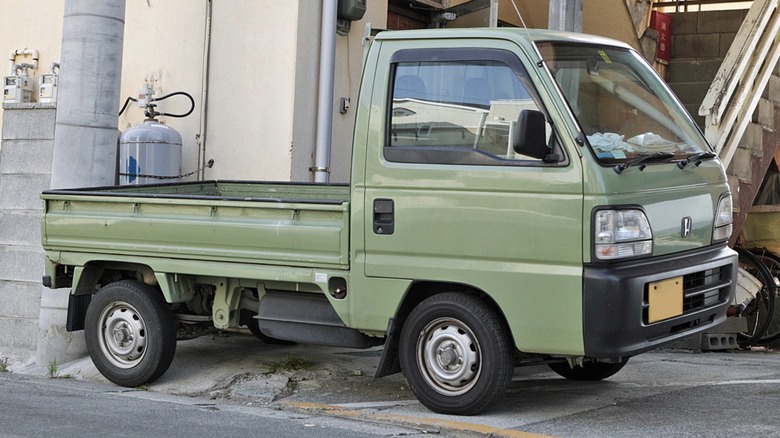 Is the Honda Acty mini truck street legal in the USA?