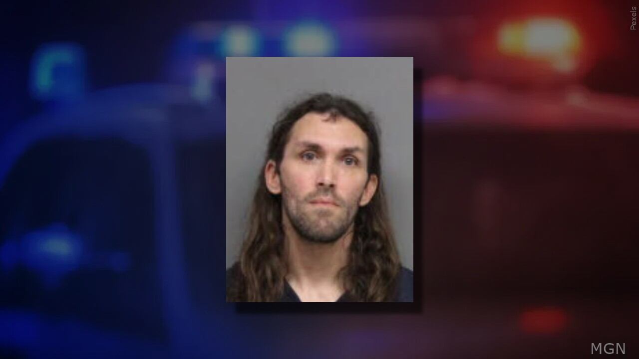 Man accused of assaulting officer while resisting arrest at Lincoln gas ...