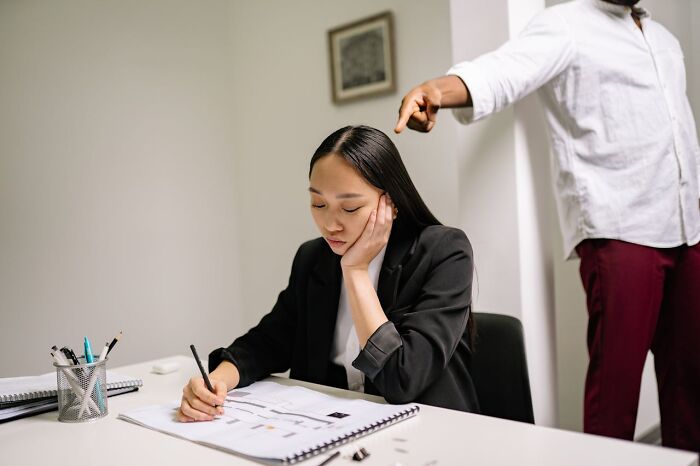 I May End Up Homeless: 70 Former Rich People Share How They Ended Up Broke