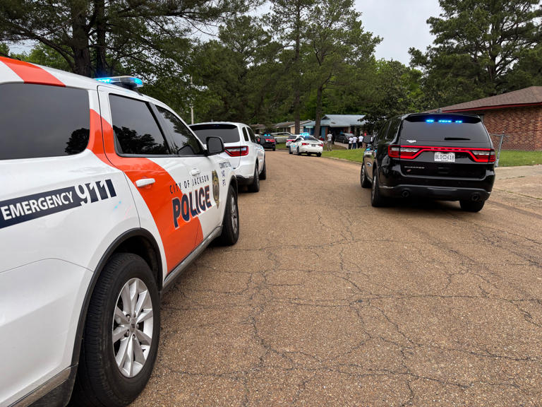 Man found shot to death, lying on floor of Jackson home