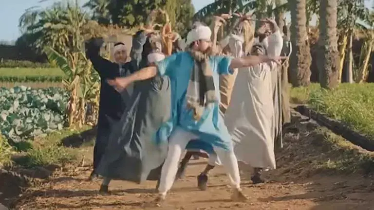 اكرم حسني اعلان