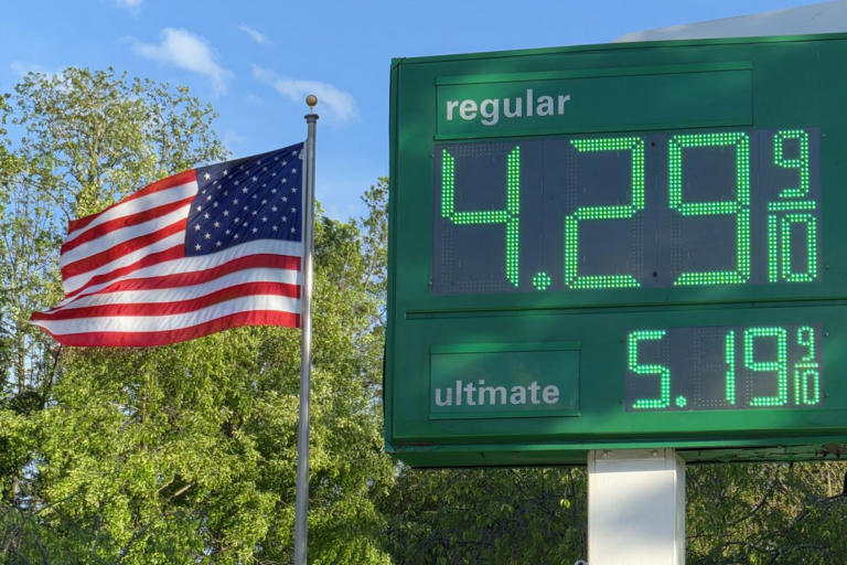 US gas prices hit new high as US.-Iran diplomatic deadlock continues