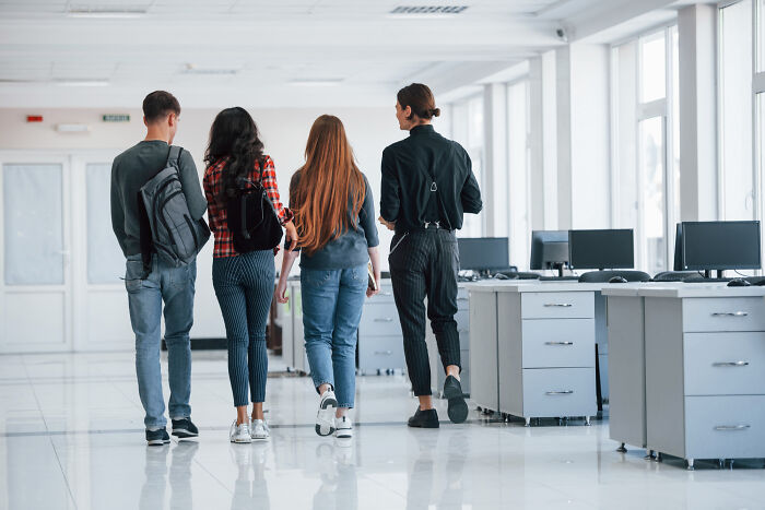 45 Absurd Rules That Schools And Workplaces Tried To Implement