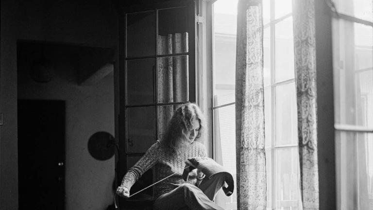 1971 rock classic, Carole King's 'It’s Too Late,' among longest No. 1 ...