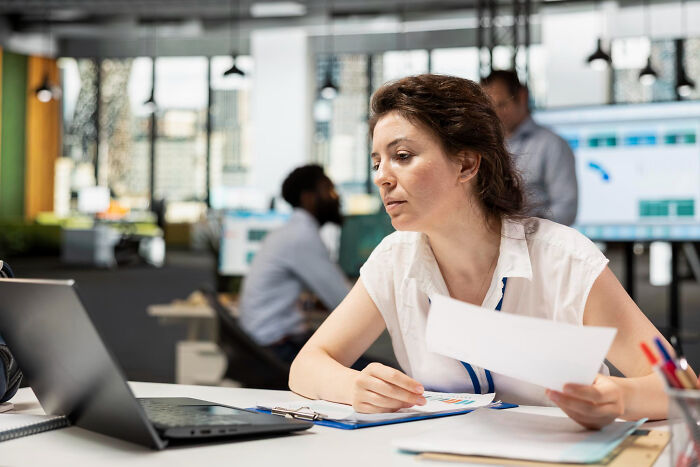 45 Absurd Rules That Schools And Workplaces Tried To Implement