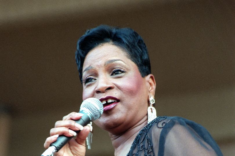 Legendary soul singer dies 'surrounded by family' as tributes paid