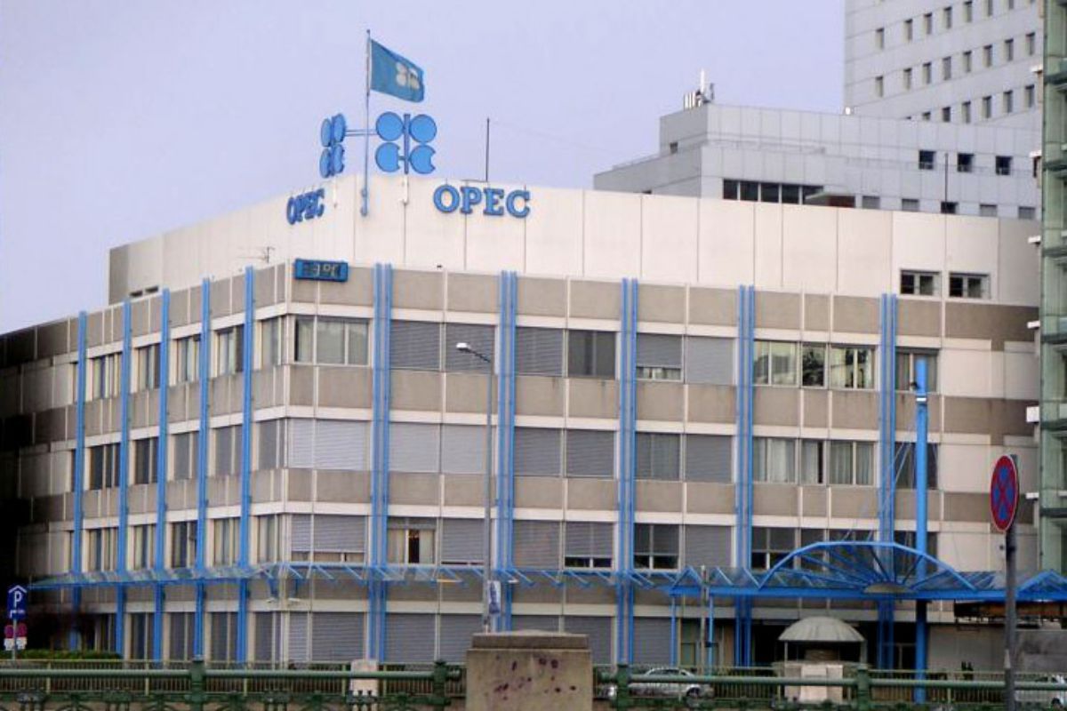 What UAE's Shock OPEC Exit After Nearly Six Decades Means for Oil ...