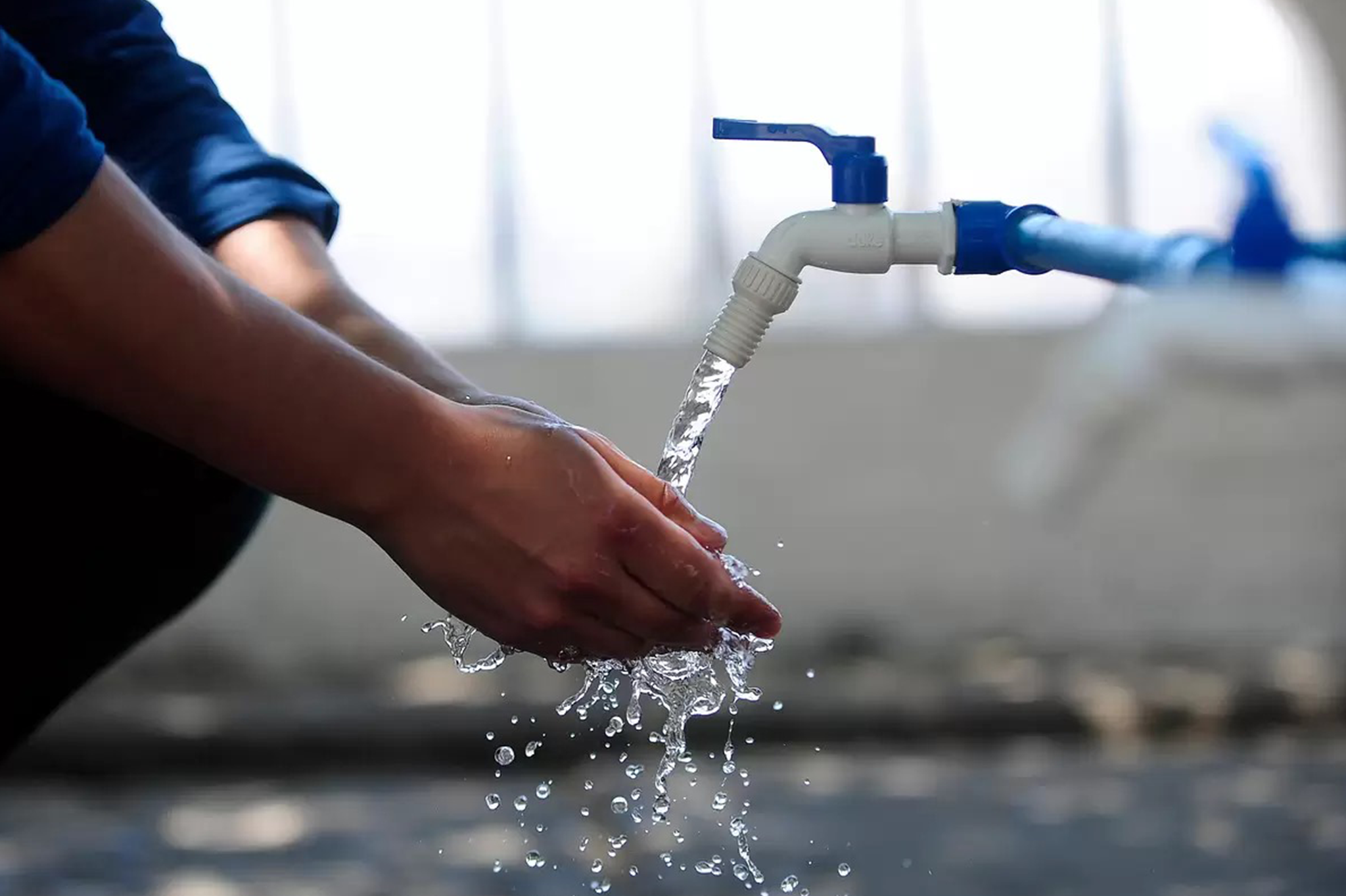 Hay un subsidio que paga hasta el 85% de tu cuenta de agua potable y se ...