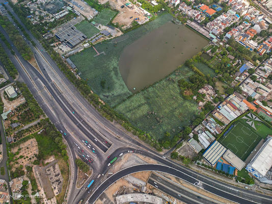Khu vực xây dựng ga Thủ Thiêm của metro Bến Thành - Thủ Thiêm, ngày 28/4. Ảnh: Quỳnh Trần