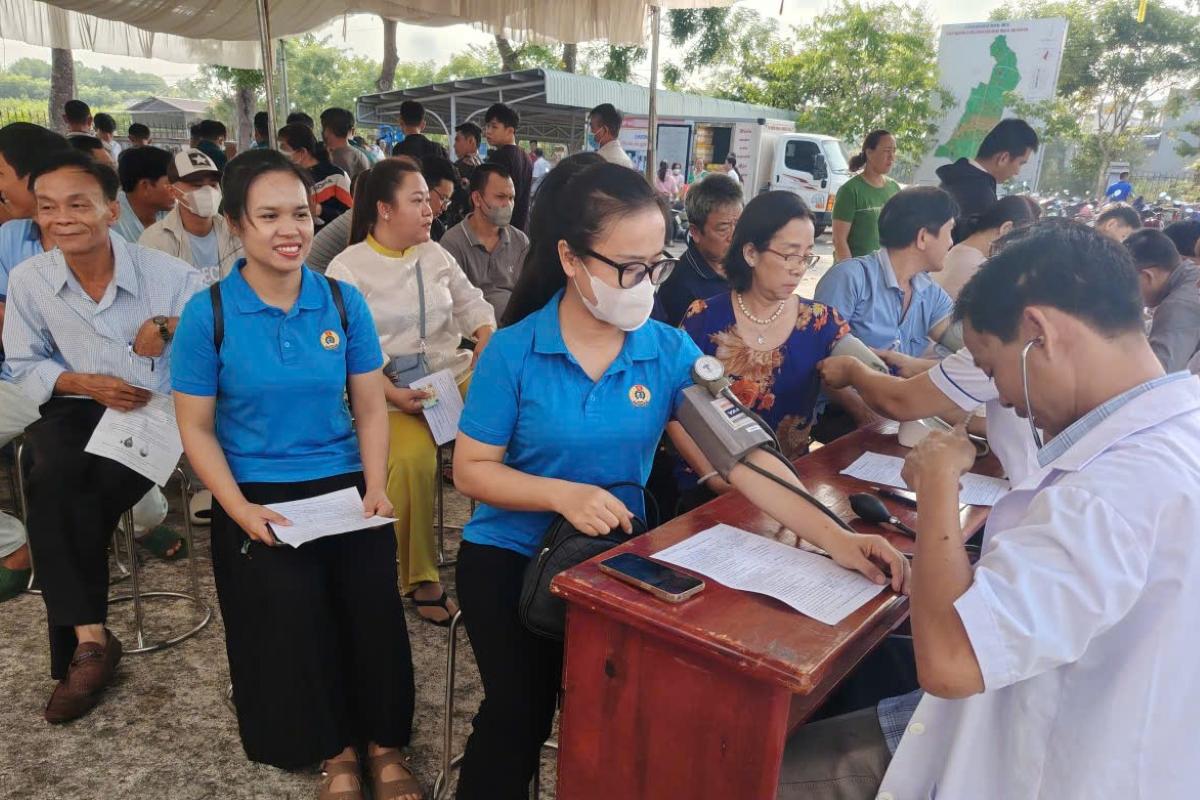 23 đoàn viên công đoàn hiến máu tình nguyện