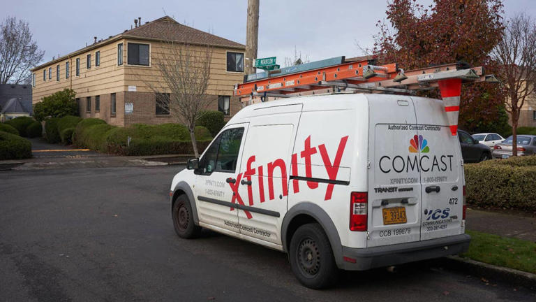 Comcast drops 2 new phone plans for customers, but without multi-line ...