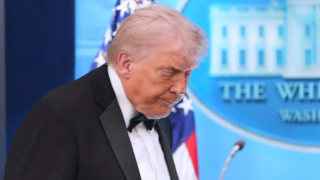 Trump approval rating plunges to new low — economy, Iran war backfire