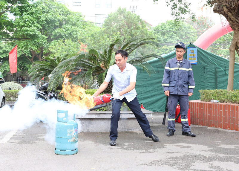 Công nhân Lạng Sơn được tôn vinh và trải nghiệm an toàn lao động độc đáo
