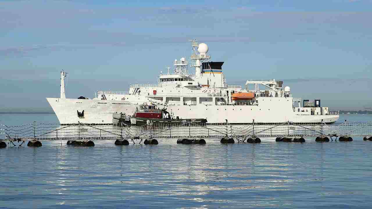 US Navy signs $1.1 billion deal to operate seven oceanographic research ...